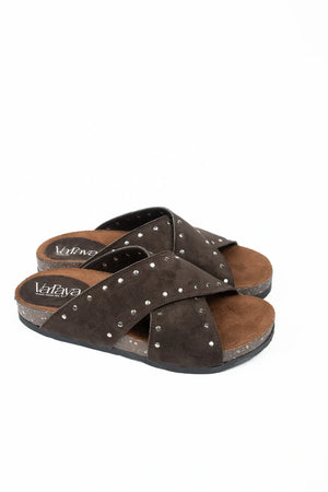 Cross Stud 