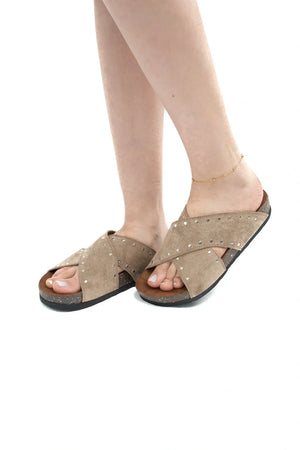 Cross Stud 
